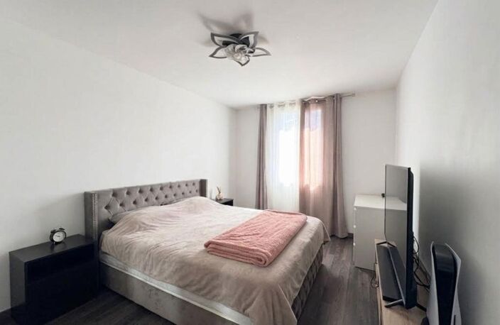 Appartement T3 + Local commercial À Vendre Toulon Est — photo 4