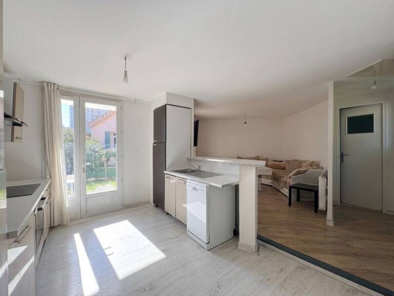 Appartement T3 + Local commercial À Vendre Toulon Est — photo 1