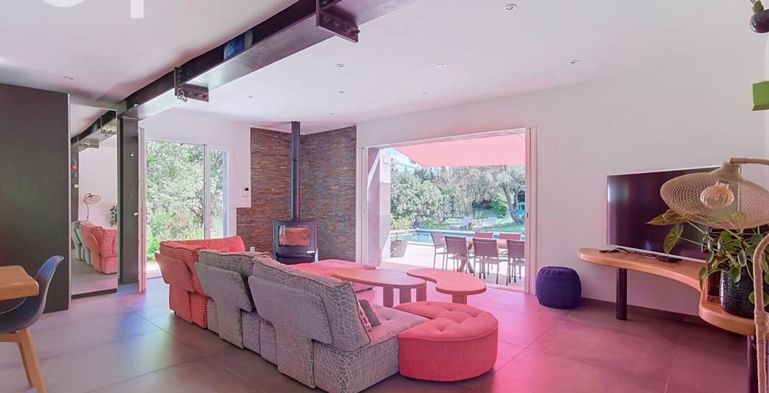 Villa T6 de 200 m² rénovée avec Piscines & T2 Indépendant – Le Beausset (83330) — photo 1