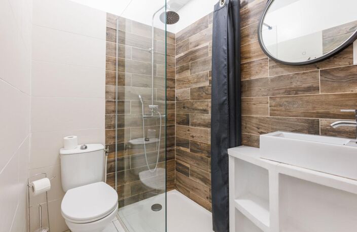 HYERES LA CAPTE - Superbe maison 165 m2 (6 Logements) sur un terrain de 440 m2 — photo 5