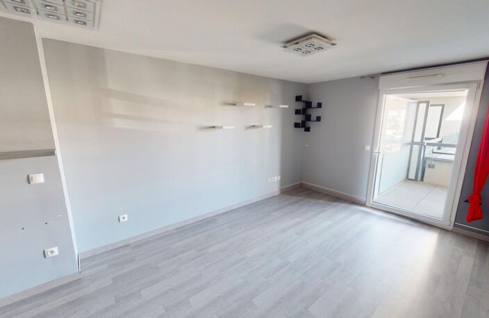 VENTE : appartement 2 pièces (41 m²) à MAIZIERES LES METZ avec Balcon et Garage — photo 4