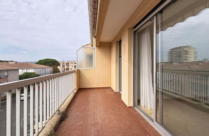Appartement À Vendre T3 67M² TERRASSE PARKING CAVE DERNIER ETAGE — photo 4