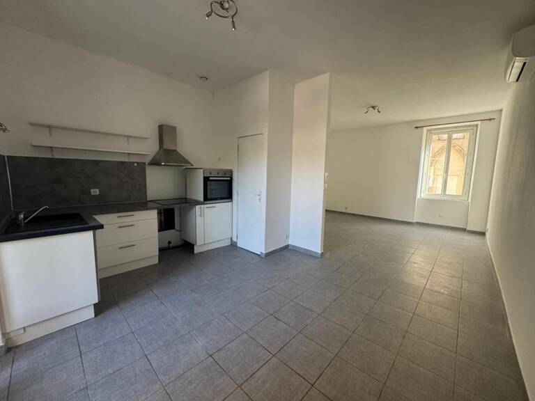 Appartement À Louer T2 SAINT-AMBROIX 1er étage — photo 1