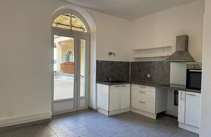 Appartement À Louer T2 SAINT-AMBROIX 1er étage — photo 2