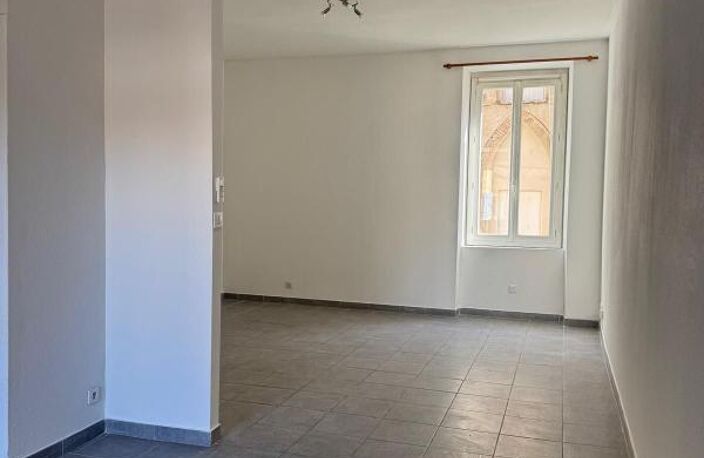 Appartement À Louer T2 SAINT-AMBROIX 1er étage — photo 5