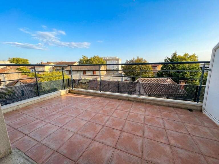 Toulouse, Barriere de paris, Appartement à vendre T3/4 au dernier étage de 75m2 avec terrasse sans vis et vis et place de parking — photo 1