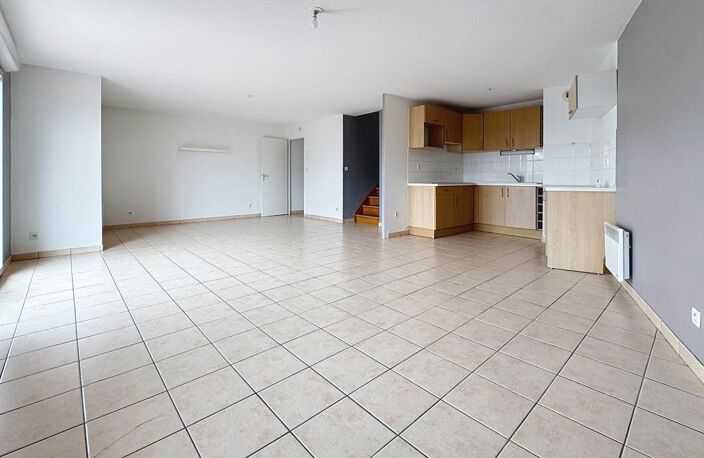 Toulouse, Barriere de paris, Appartement à vendre T3/4 au dernier étage de 75m2 avec terrasse sans vis et vis et place de parking — photo 3