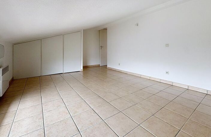 Toulouse, Barriere de paris, Appartement à vendre T3/4 au dernier étage de 75m2 avec terrasse sans vis et vis et place de parking — photo 5