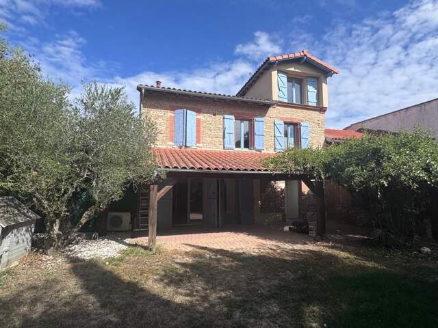 MAUZAC – MAISON DE VILLAGE RÉNOVÉE – 130 M² – 3 CHAMBRES + BUREAU – JARDIN — photo du bien