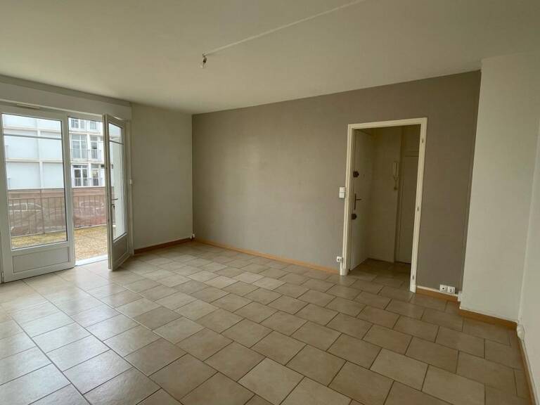 Appartement 3 pièces de 57m² avec terrasse à SAINT JEAN DE LA RUELLE — photo 1