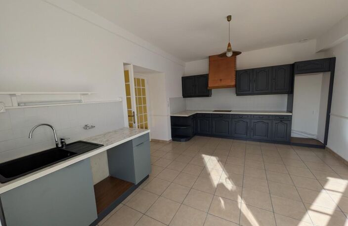 À louer – Belle maison de 132 m² au cœur de Saint-Péravy-la-Colombe — photo 3