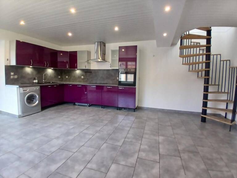 Maison À Louer — photo 1
