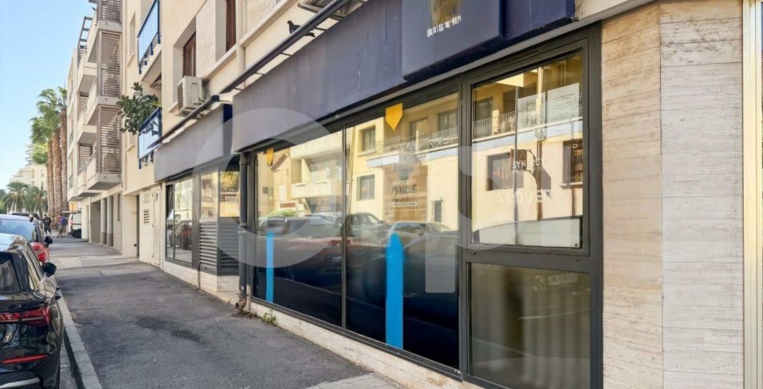 Bureau À Louer — photo 1