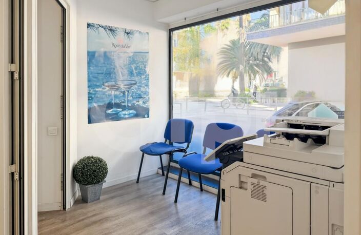 Bureau À Louer — photo 2