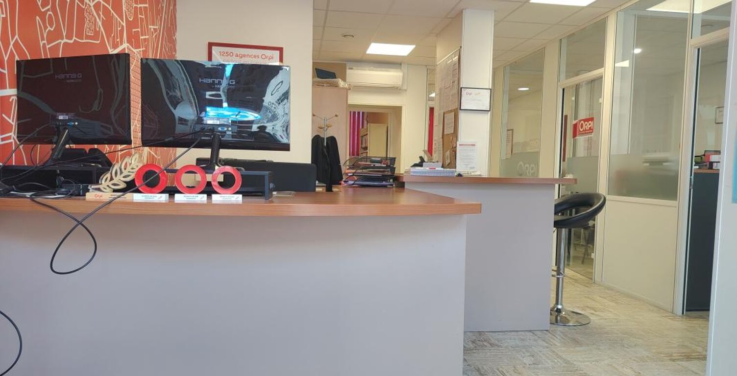 Bien Commercial À Louer — photo 1
