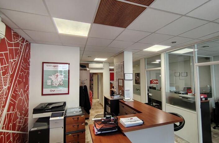 Bien Commercial À Louer — photo 4