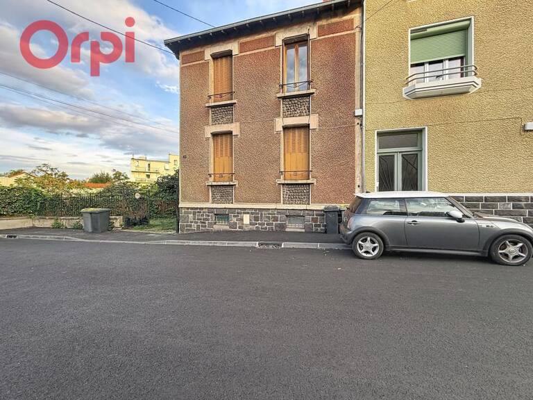 Clermont-Ferrand, Immeuble de rapport, 1 T3 de 40m2 , 2 T1 de 20m² et 1 studio avec 4 caves — photo 1