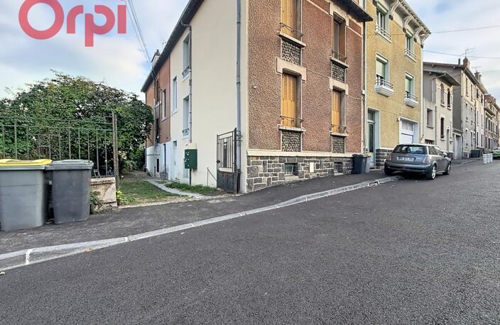 Clermont-Ferrand, Immeuble de rapport, 1 T3 de 40m2 , 2 T1 de 20m² et 1 studio avec 4 caves — photo 2