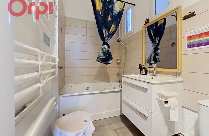 Clermont-Ferrand, Immeuble de rapport, 1 T3 de 40m2 , 2 T1 de 20m² et 1 studio avec 4 caves — photo 5