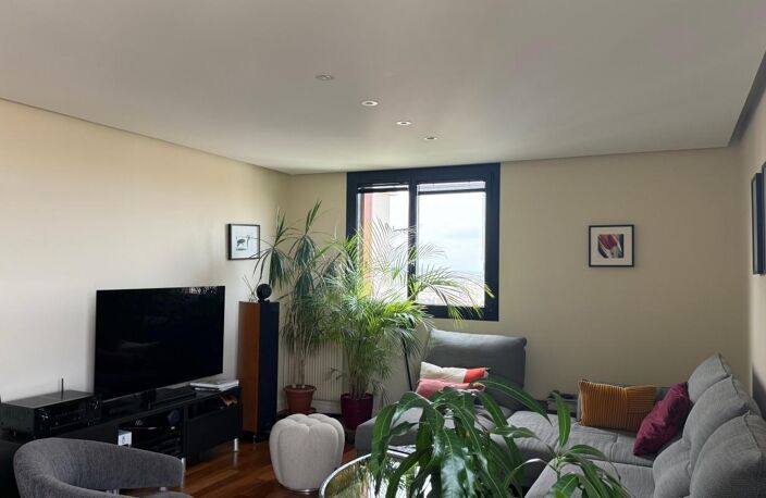 Appartement À Vendre Rue des Crayères — photo 2