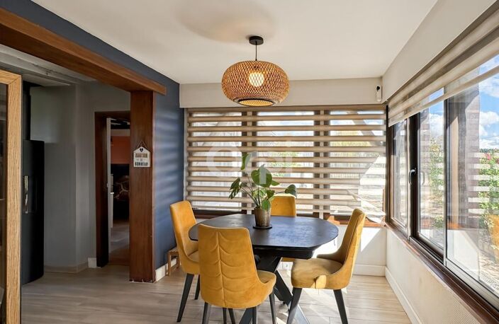 Fermette normande avec double garage, carport et dépendance — photo 4