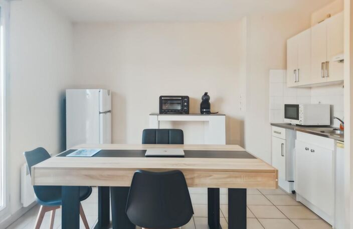   SPECIAL INVESTISSEUR : Studio 35 m² vendu Loué avec Balcon & Parking — photo 2