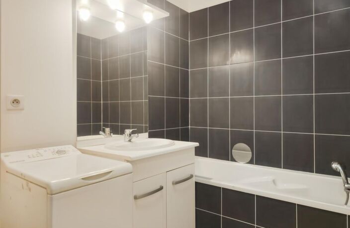   SPECIAL INVESTISSEUR : Studio 35 m² vendu Loué avec Balcon & Parking — photo 4