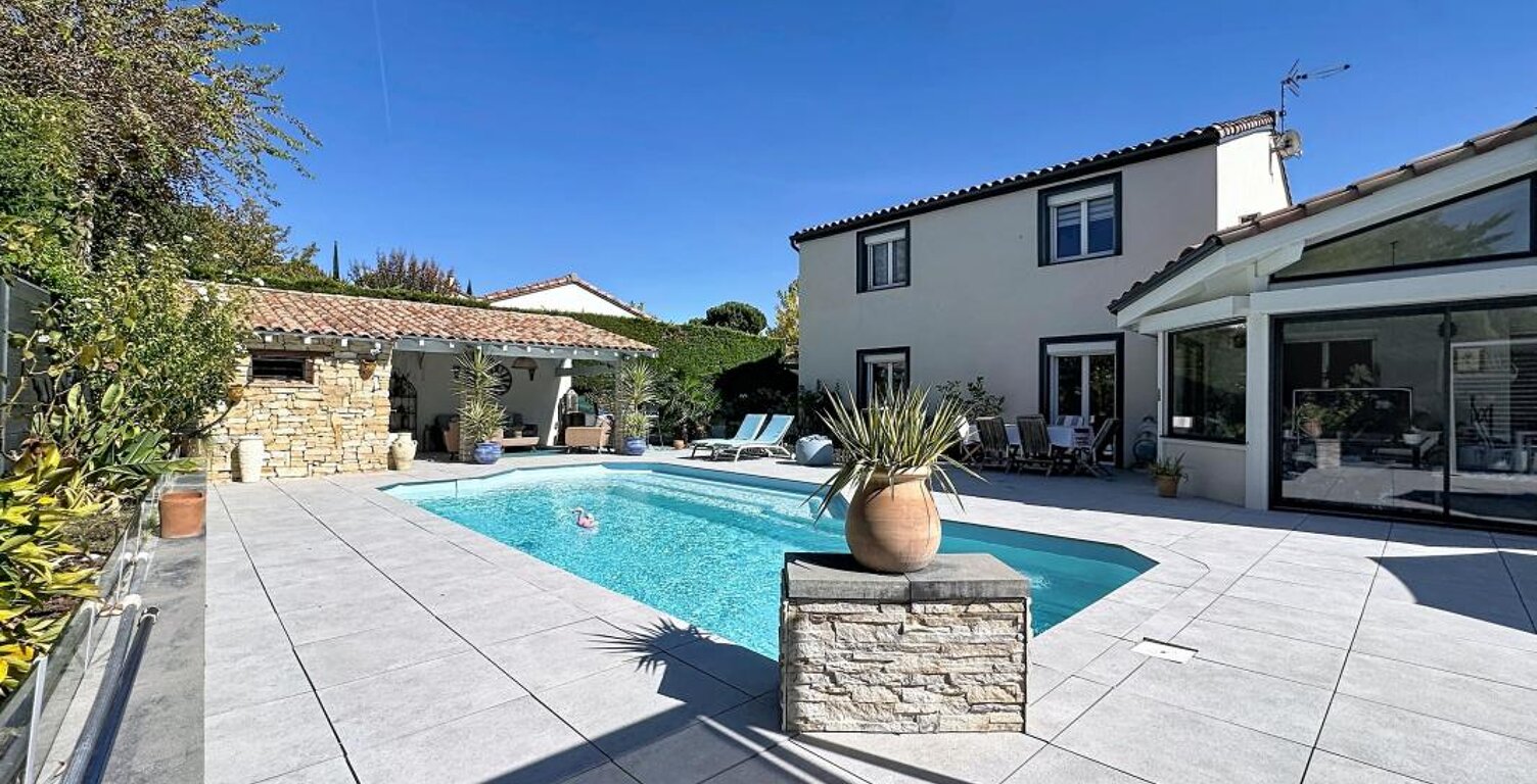 SAINT-JEAN, Vaste maison familiale de grande qualité avec terrasses, piscine et garage — photo 1