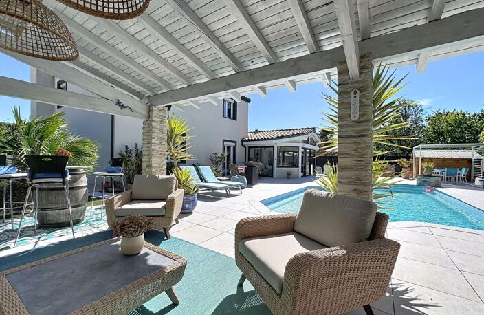 SAINT-JEAN, Vaste maison familiale de grande qualité avec terrasses, piscine et garage — photo 2