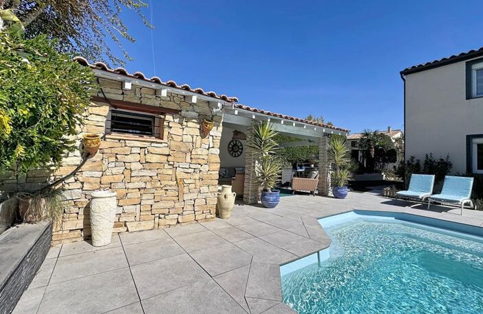 SAINT-JEAN, Vaste maison familiale de grande qualité avec terrasses, piscine et garage — photo 4