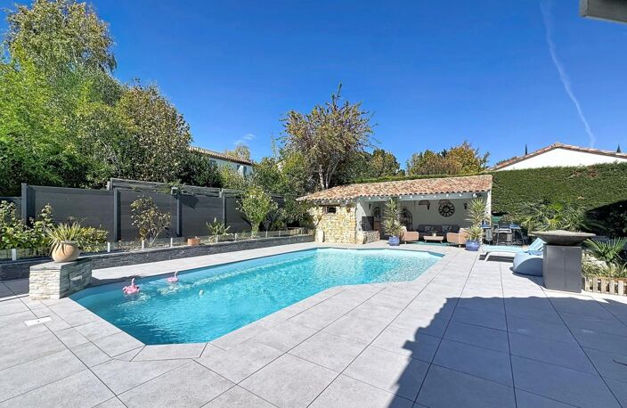 SAINT-JEAN, Vaste maison familiale de grande qualité avec terrasses, piscine et garage — photo 5