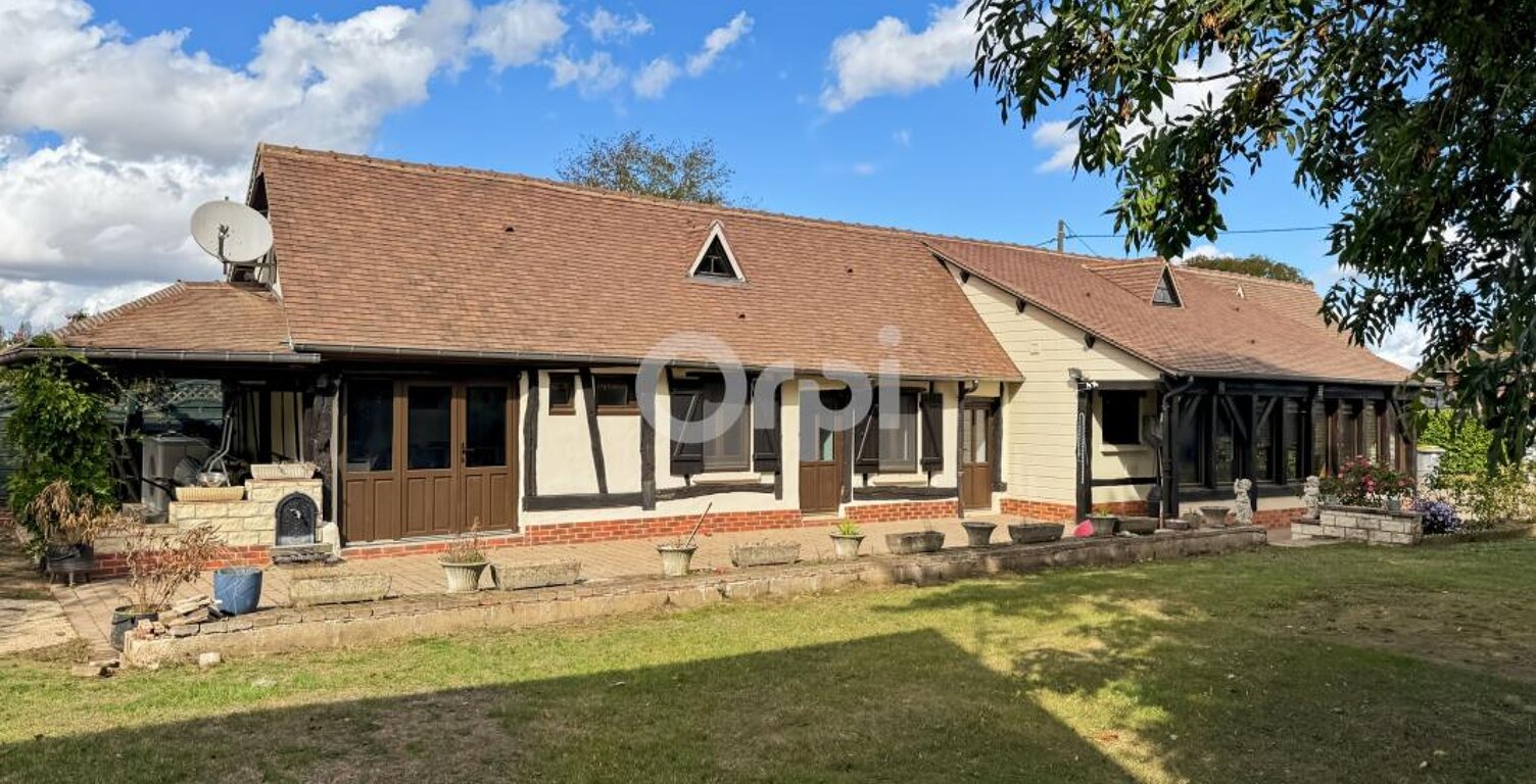 Fermette normande avec double garage, carport et dépendance — photo 1
