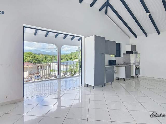 Appartement T4 à louer non meublé — photo du bien