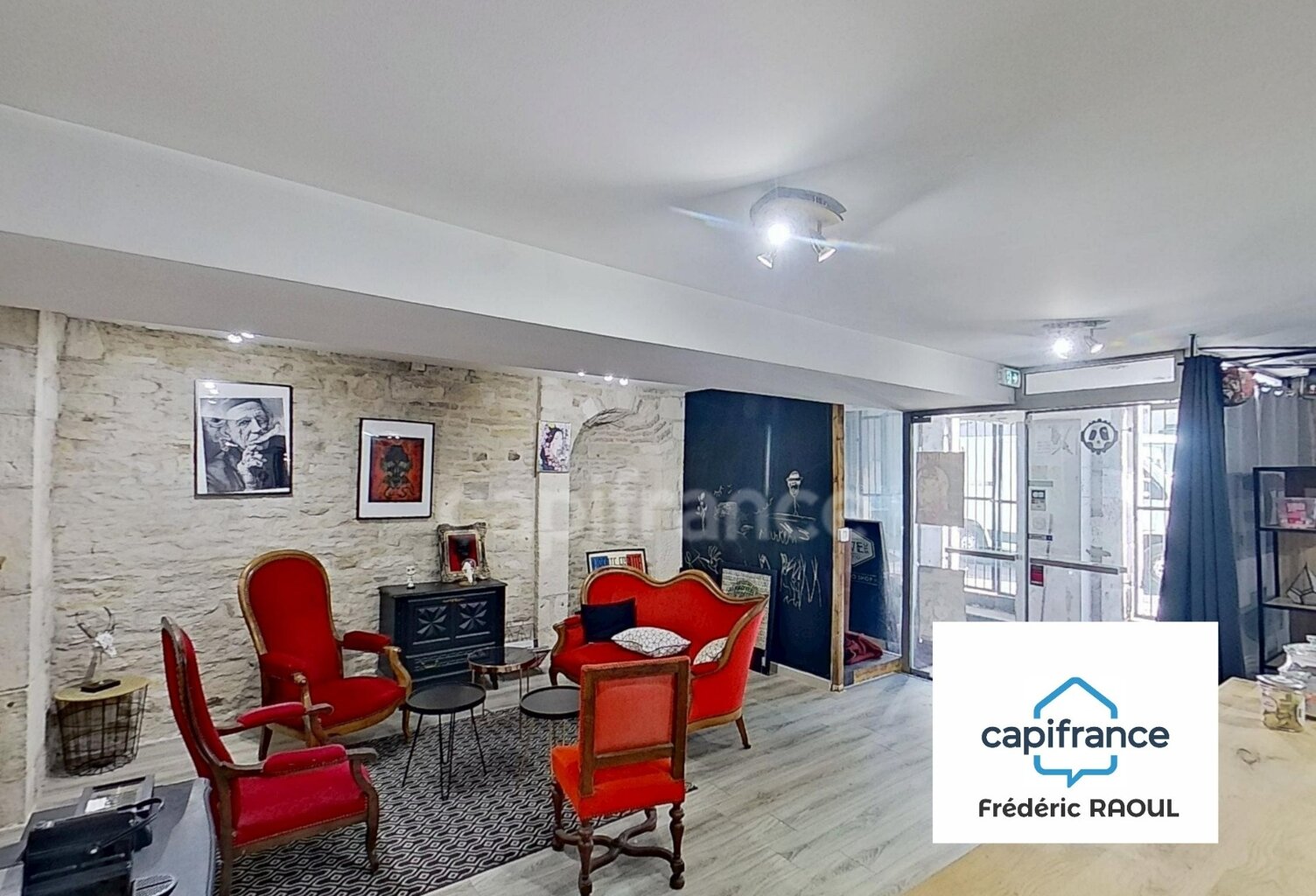 EMPLACEMENT CENTRE-VILLE – LOCAL COMMERCIAL 79 m² — photo 1