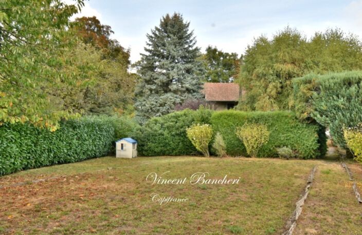 PERS-JUSSY, Maison des années 60 avec beau potentiel dans un environnement calme et champêtre — photo 3