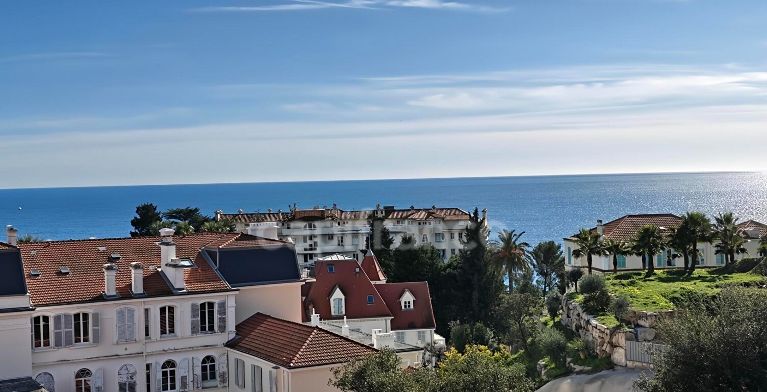 Maison à vendre 6 pièces CANNES (06), 400 mètres de la plage, vue mer, garage — photo 1