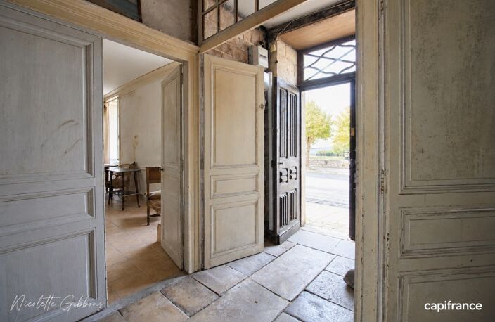 Demeure de caractère à rénover au cœur de Turenne, un des Plus Beaux Villages de France — photo 3