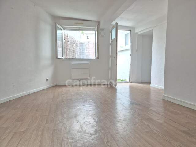 ROYAN – APPARTEMENT T2 AVEC TERRASSE PRIVATIVE — photo du bien