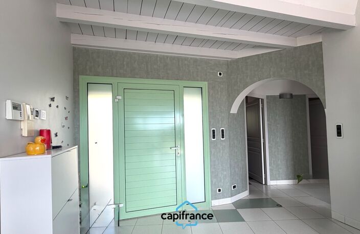 Toulouse 35 min, Roquemaure, villa d’architecte T7, 174 m², garage de 46 m², terrain 7500 m² — photo 4