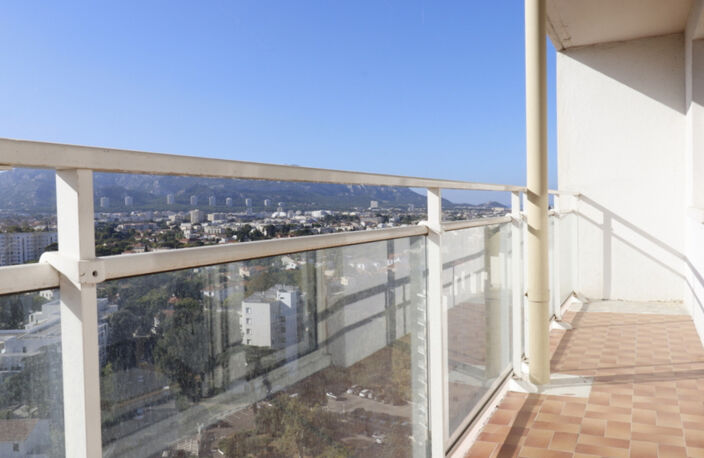 Dpt Bouches du Rhône (13), à louer MARSEILLE 9EME ARRONDISSEMENT appartement T3 meublé de 57m²avec balcons — photo 2