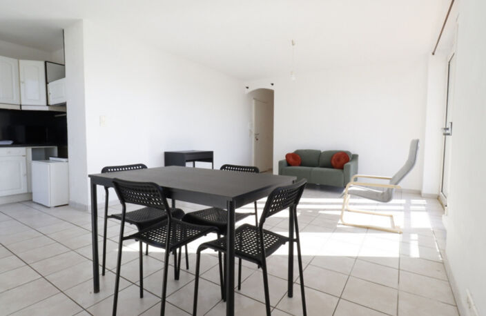 Dpt Bouches du Rhône (13), à louer MARSEILLE 9EME ARRONDISSEMENT appartement T3 meublé de 57m²avec balcons — photo 4