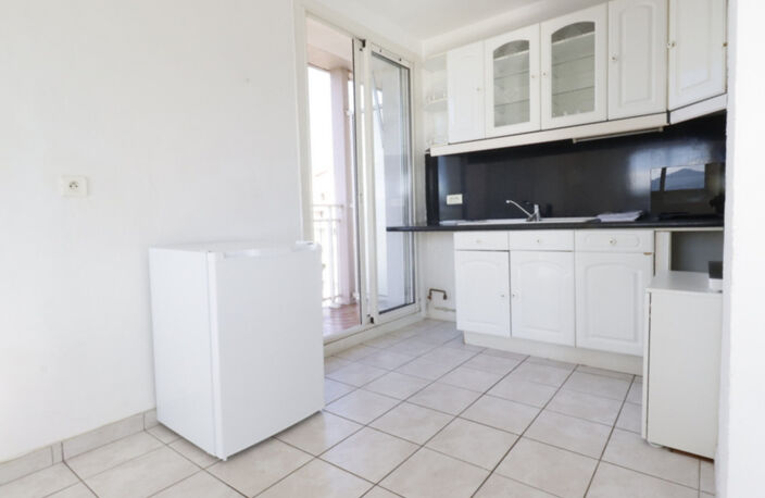 Dpt Bouches du Rhône (13), à louer MARSEILLE 9EME ARRONDISSEMENT appartement T3 meublé de 57m²avec balcons — photo 5