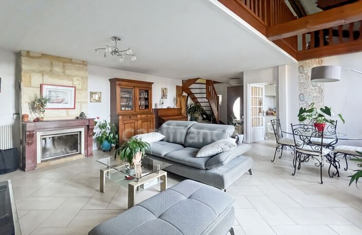 Bègles : Maison familiale en pierre, 5 chambres, jardin et carport — photo 2