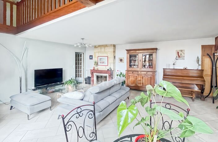 Bègles : Maison familiale en pierre, 5 chambres, jardin et carport — photo 4