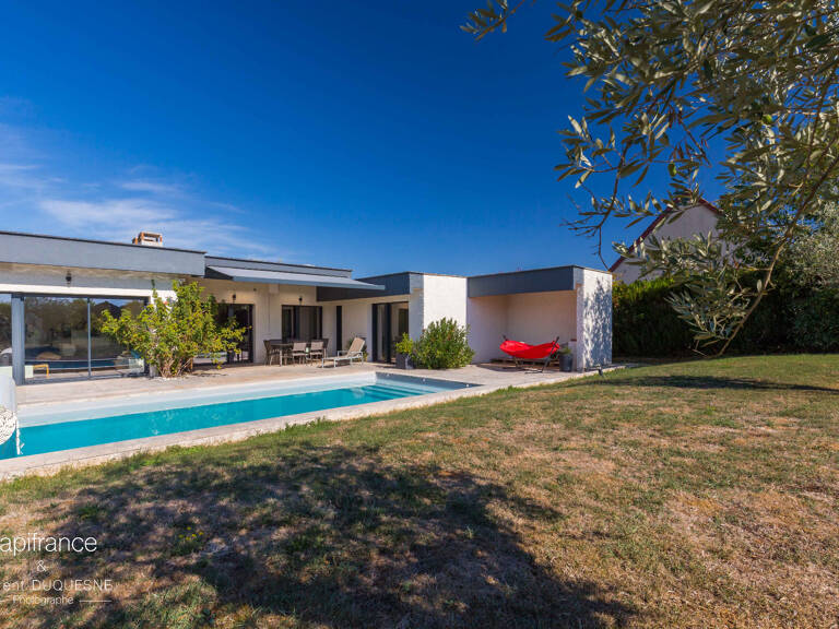 MAISON D’ARCHITECTE DE PLAIN-PIED AVEC PISCINE ET VUE DÉGAGÉE — photo 1