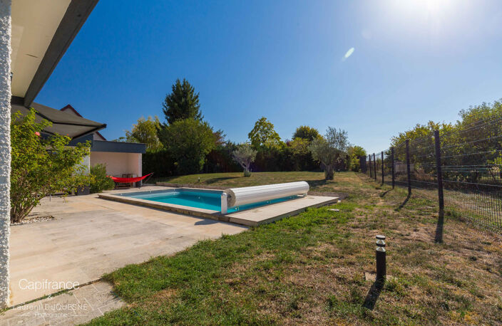 MAISON D’ARCHITECTE DE PLAIN-PIED AVEC PISCINE ET VUE DÉGAGÉE — photo 3