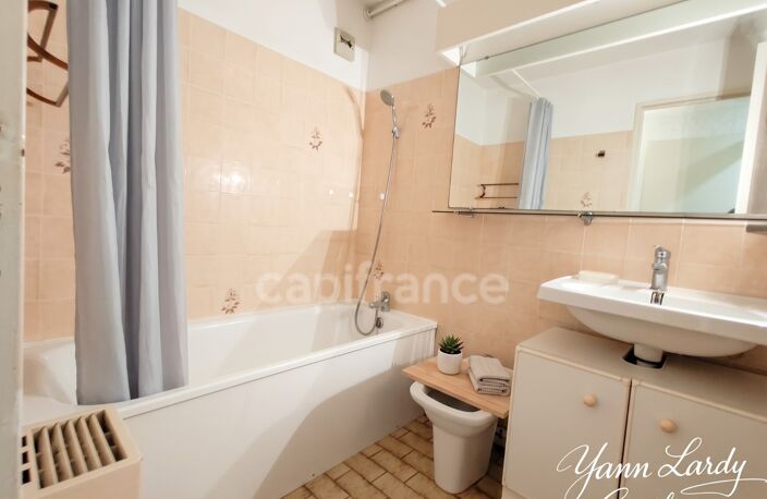 T2 de 36 m² avec loggia et vue port — Secteur Saint-Martin — photo 5