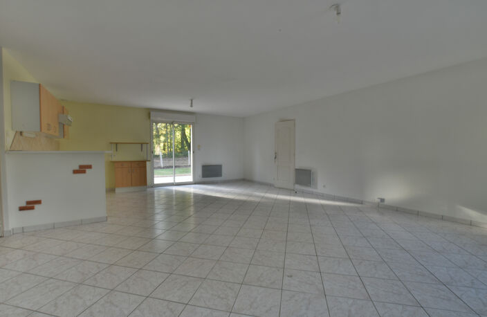 Maison à vendre 5 pièces PLAIN PIED proche SEICHES SUR LE LOIR — photo 4
