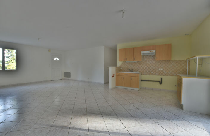 Maison à vendre 5 pièces PLAIN PIED proche SEICHES SUR LE LOIR — photo 5
