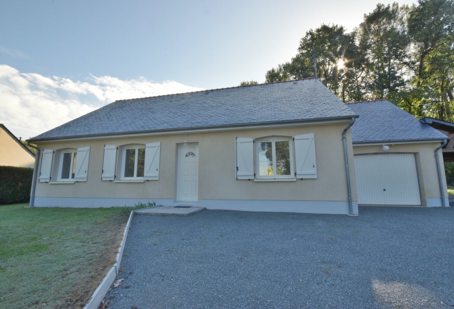 Maison à vendre 5 pièces - 98 m² - PLAIN PIED - JARZÉ — photo 1